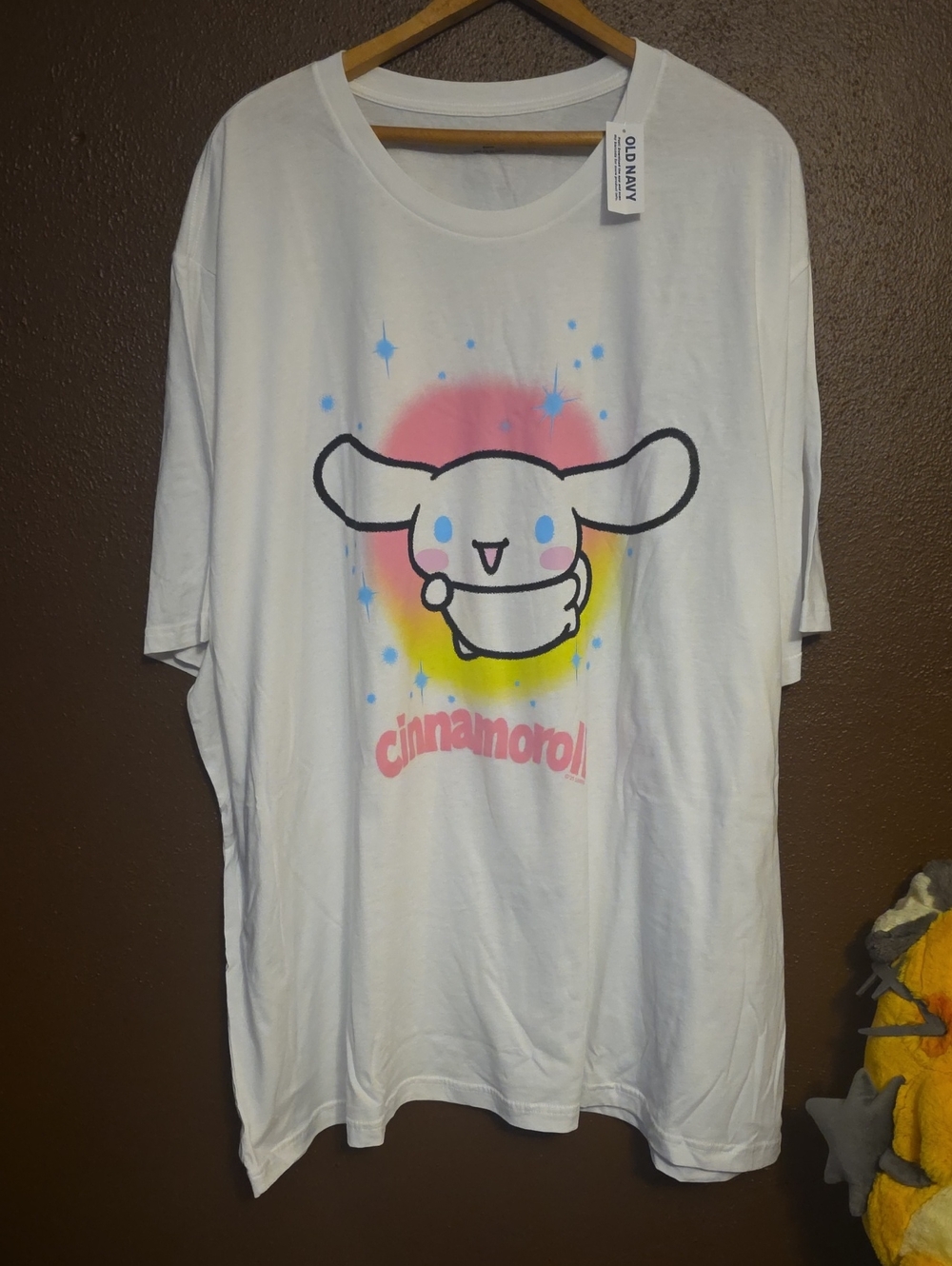 Old Navy White Cinnamoroll Graphic Tee with Pink and Yellow Accents 4XL